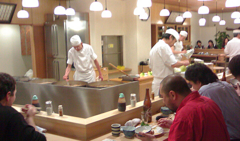 專家:油煙致霾危害大 廚房油煙凈化或成行業(yè)強(qiáng)制標(biāo)準(zhǔn)